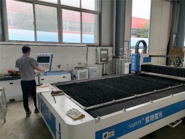 工作热情超越酷暑高温